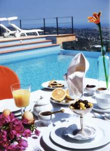 Xtrallusion offers characteristic Bed and Breakfast, B&B, Guest House, Hotel, Albergo and Country Lodge accommodation in Italy. Plus independent self-guided Walking, Adventure, Activity, Skiing and Paragliding Holiday itineraries on the Italian Rivieras, in the Italian Lakes, in the Italian Alps and in some of the most beautiful corners of Italy.